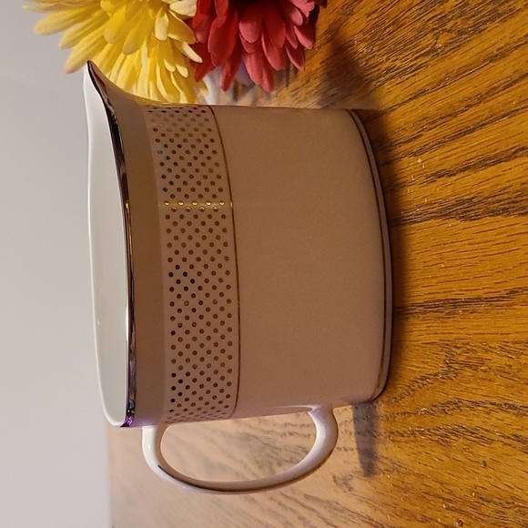 Kate Spade Whitaker Street creamer - Picture 5 of 11